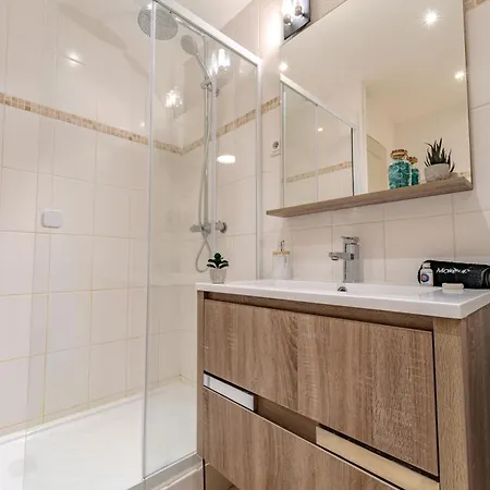 Appartement Comfort With Balcony Access And Parking *