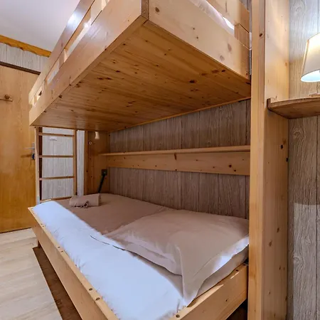 Comfort With Balcony Access And Parking Appartement *